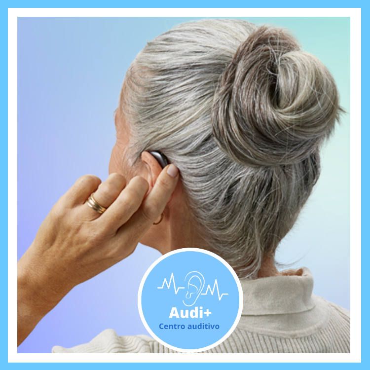 Mujer con audífonos